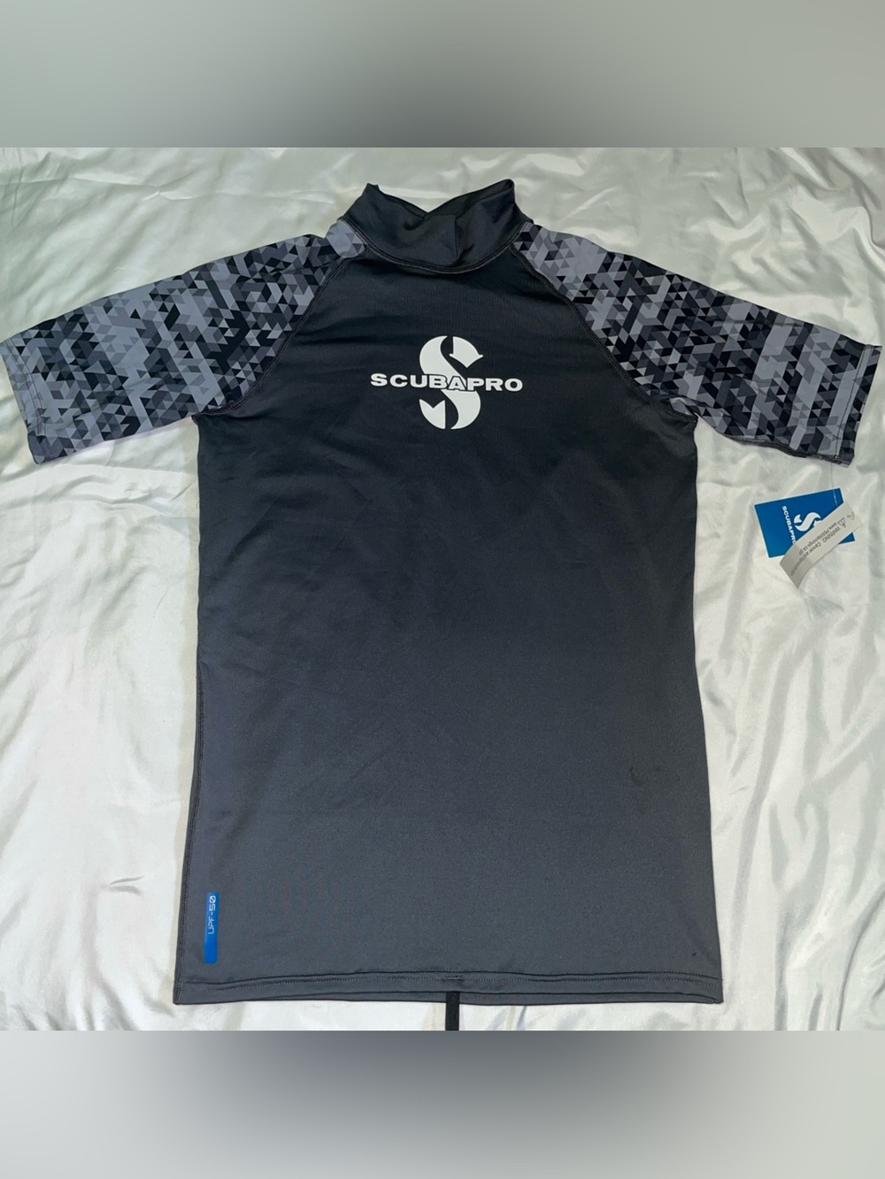 Scubapro Rash Guard Short Sleeve UPF 50 Grey Geometric Medium Scuba diving Beach